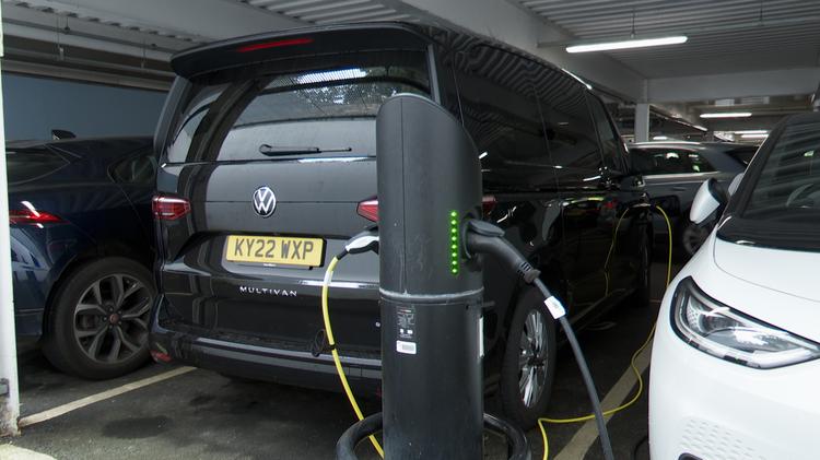 Volkswagen MULTIVAN DIESEL ESTATE 2.0 TDI Life 5dr LWB DSG